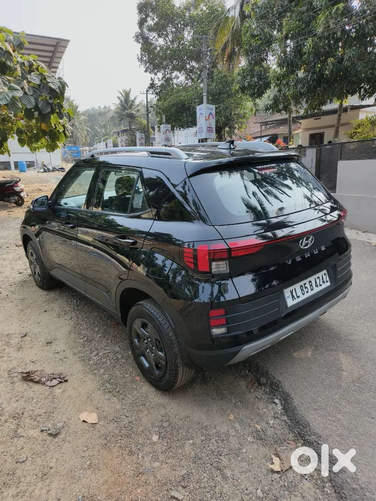Hyundai Venue 2023 Diesel 20000 Km Driven