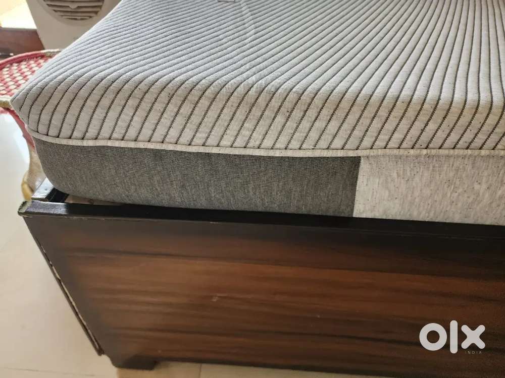 Wakefit orthopedic mattress(6*3)just 2 days old