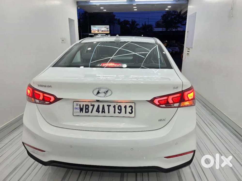 Hyundai Verna 1.6 Sx (o) Vtvt, 2018, Petrol