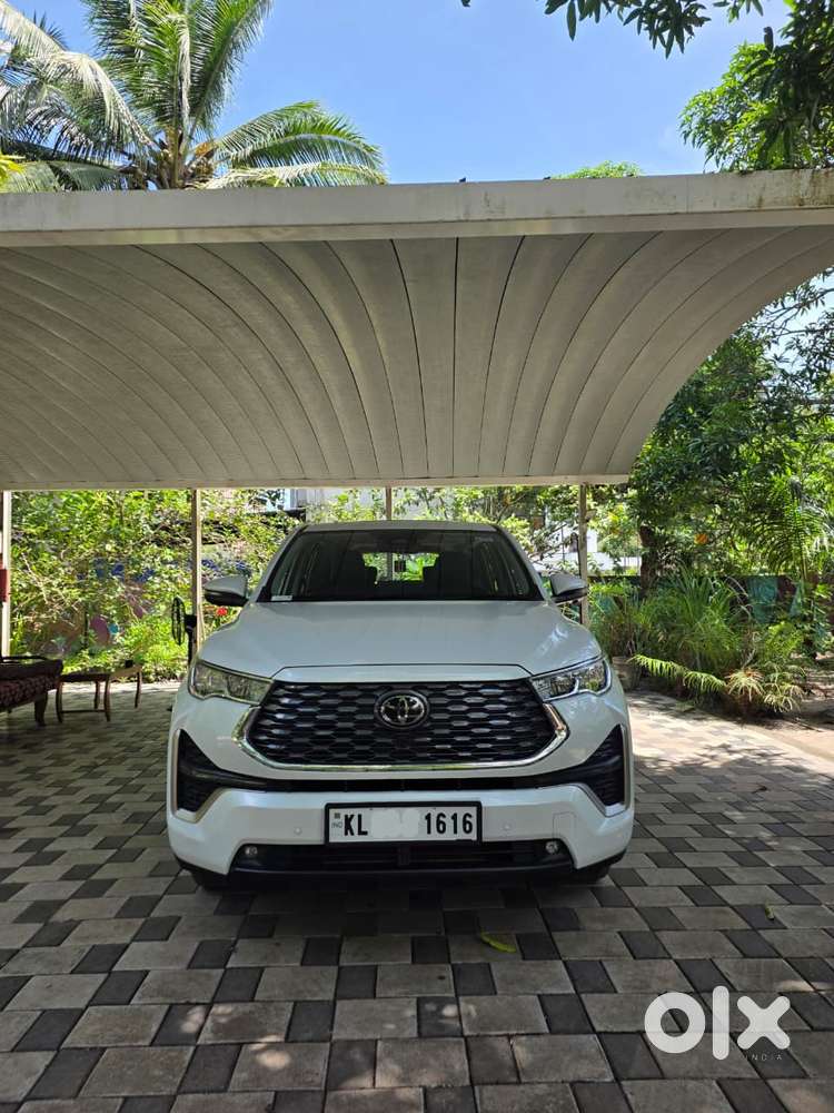 Toyota Innova Hycross 2.0 Zx (o) Hybrid 7 Str, 2025, Petrol