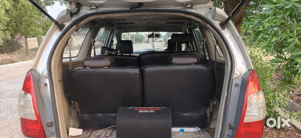 Toyota Innova Hycross 2010 Diesel 190000 Km Driven