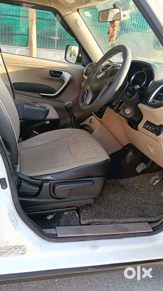 Mahindra Tuv 300 T10 Opt, 2019, Diesel