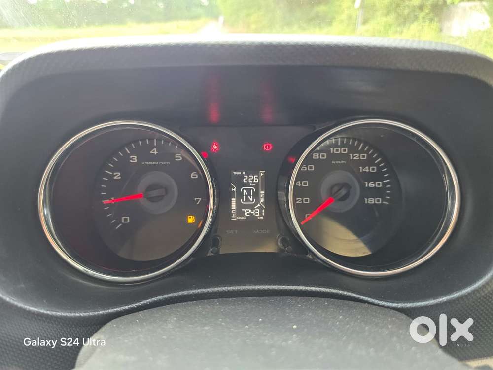 Mahindra Tuv 300 T10 Opt, 2020, Diesel