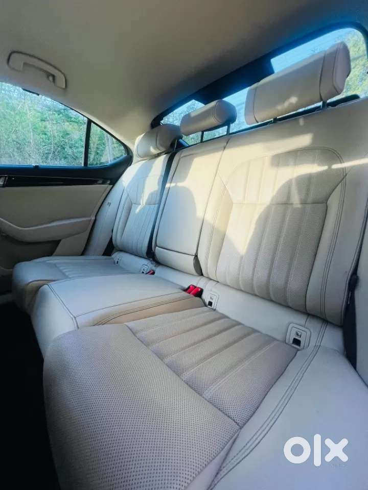 Skoda Superb 2.0 L&k Tsi At, 2022, Petrol