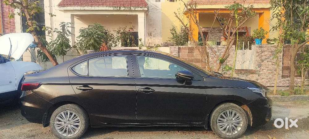 Honda City 5th Gen 2021( Golden Metallic Color) Petrol Well Maintained
