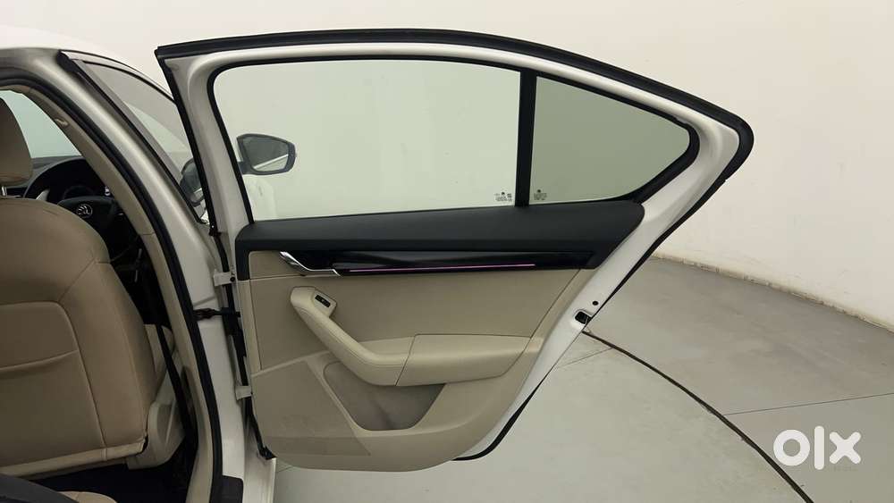 Skoda Octavia 2.0 L K Tsi At, 2018, Petrol