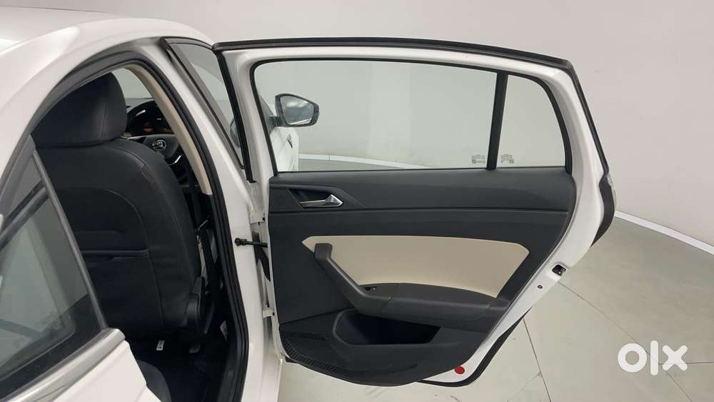 Skoda Slavia Style 1.0l Tsi Mt, 2022, Petrol