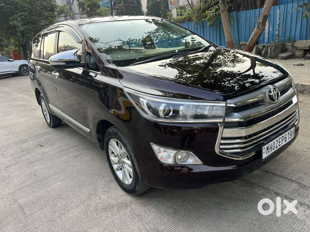 Toyota Innova Crysta 2.4 V 8 Str, 2017, Petrol