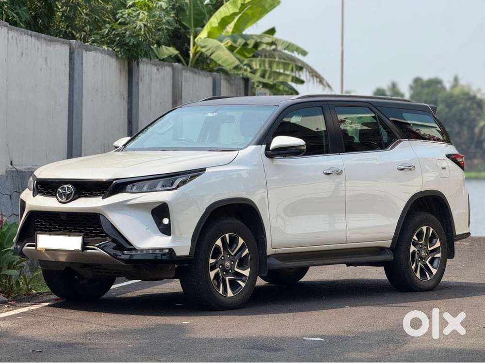 Toyota Fortuner Legender