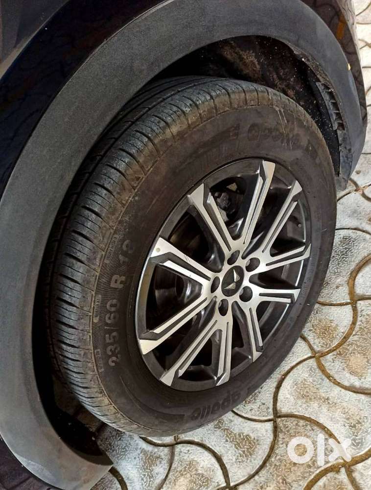 Mahindra Xuv700 2.0 Ax 7 Petrol At Str, 2022, Petrol