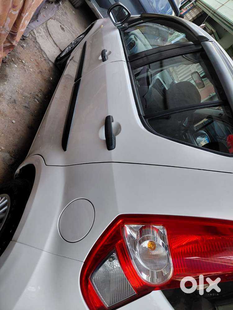 Maruti Suzuki Ritz Vxi, 2014, Petrol