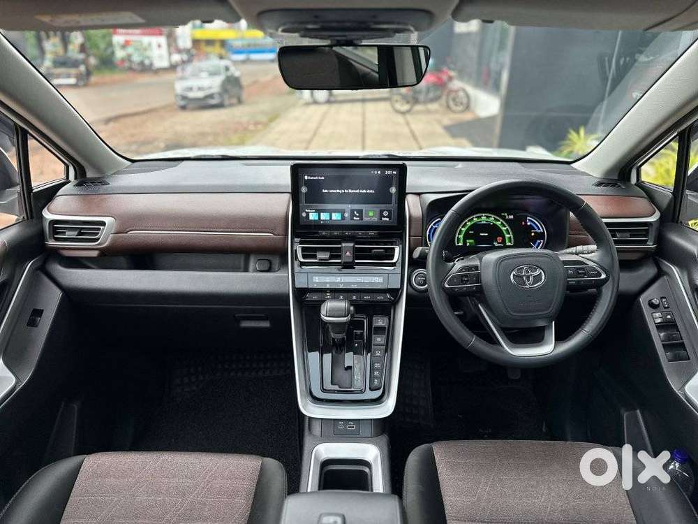 Toyota Innova Hycross 2.0 Vx (o) Hybrid 7 Str, 2024, Petrol