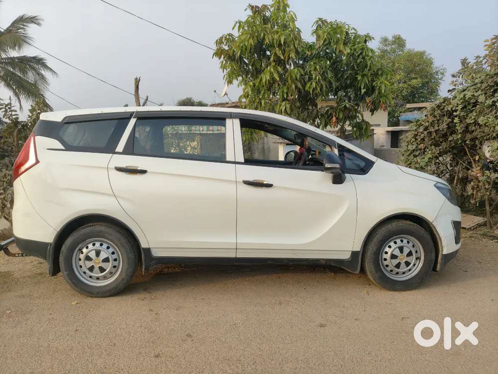 Mahindra Marazzo 2022 Diesel 130000 Km Driven