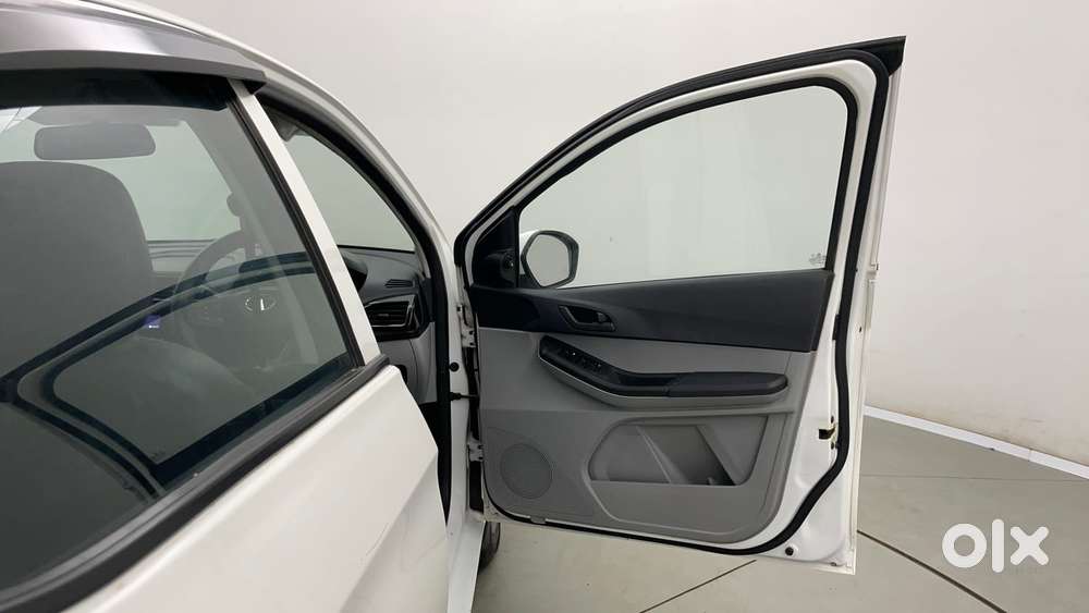 Tata Tiago 1.2 Revotron Xt Option, 2022, Petrol