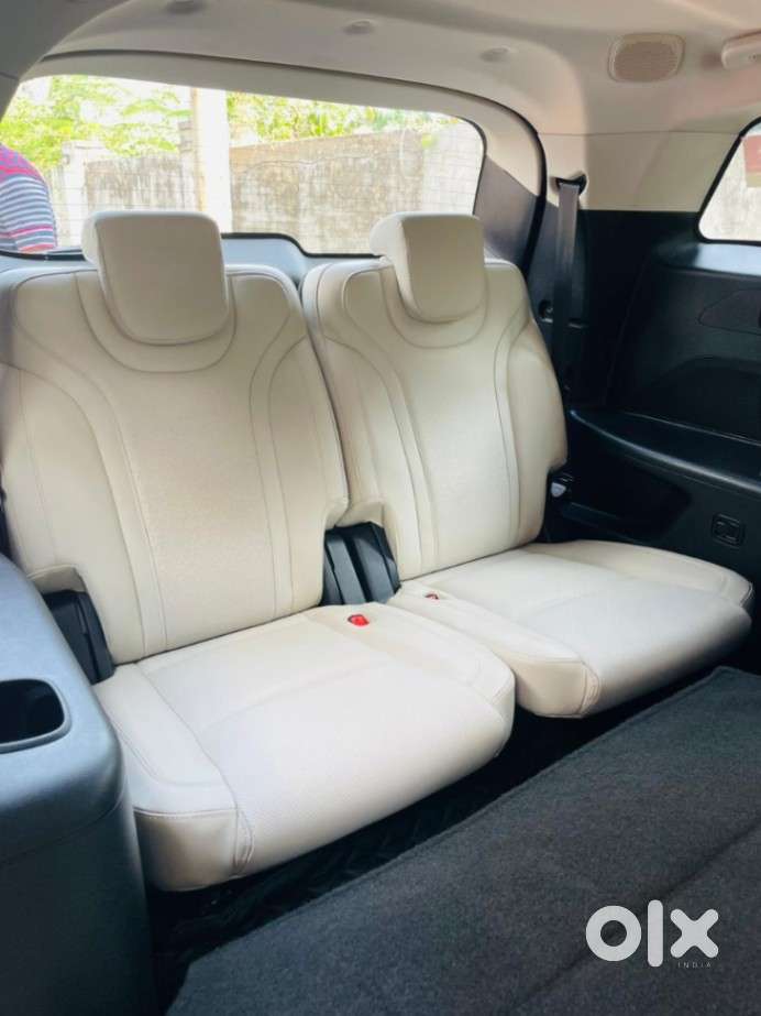 Mahindra Xuv700 2.2 Ax 7 Diesel At Luxury Pack Str Awd, 2021, Diesel