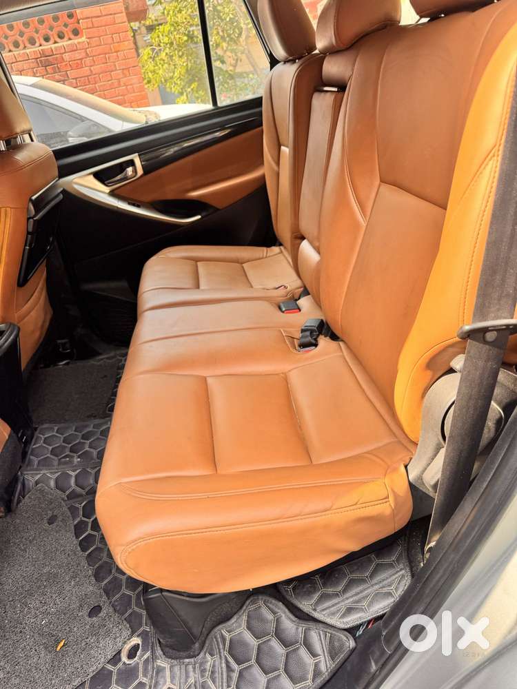 Toyota Innova Crysta 2.4 V 8 Str, 2017, Diesel