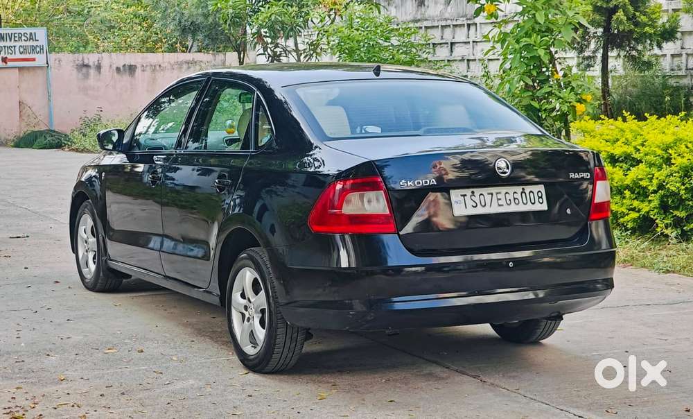 Skoda Rapid 2013-2016 1.5 Tdi At Ambition With Alloy Wheel, 2015, Di..