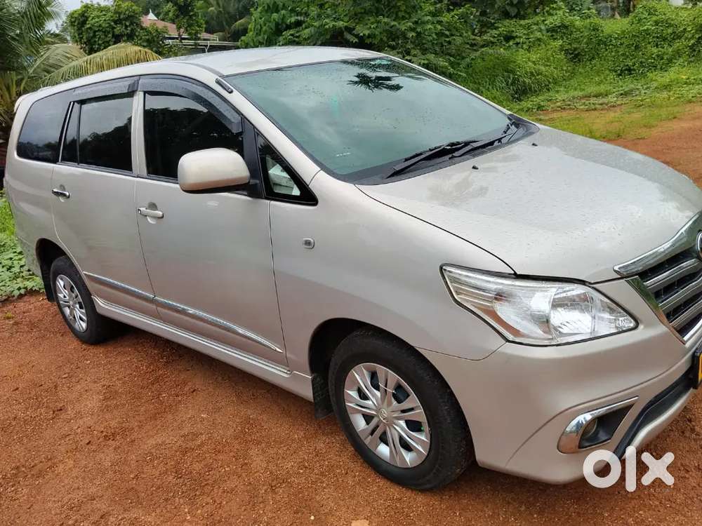 Toyota Innova 2015 Diesel 98500 Km Driven,original Kerala