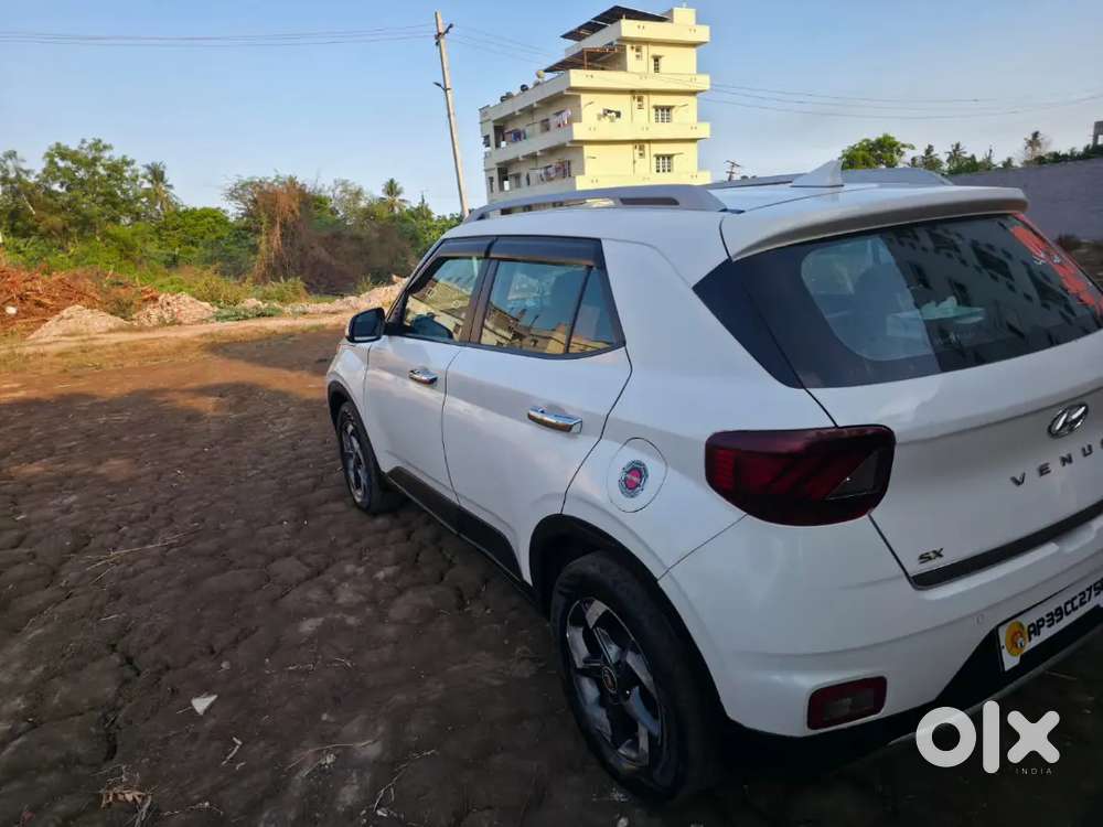 Hyundai Venue 2019 Petrol Well Maintained
