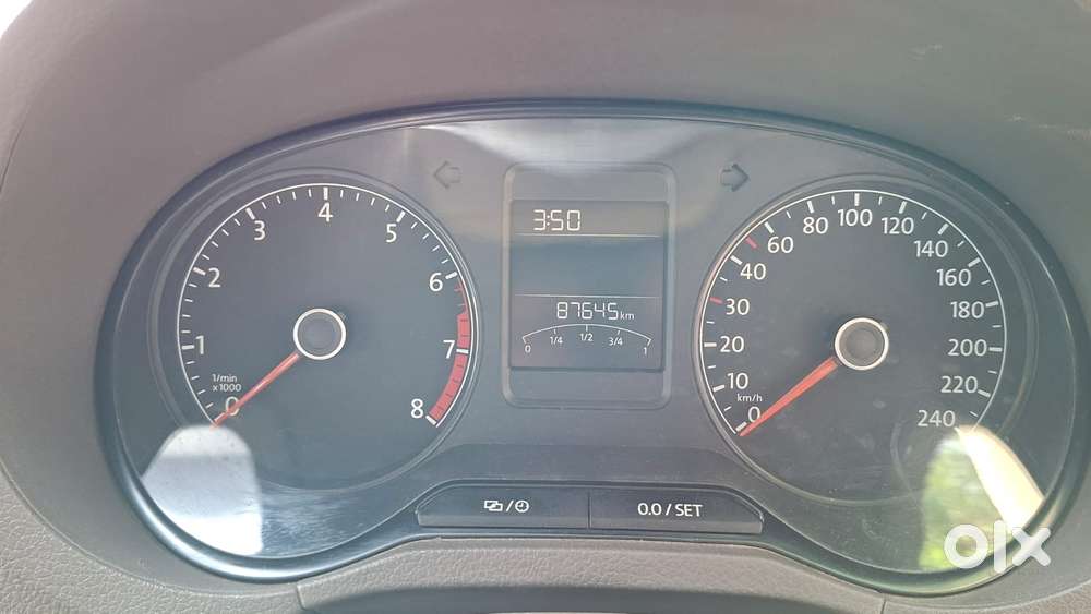 Volkswagen Vento Petrol Highline At, 2016, Petrol