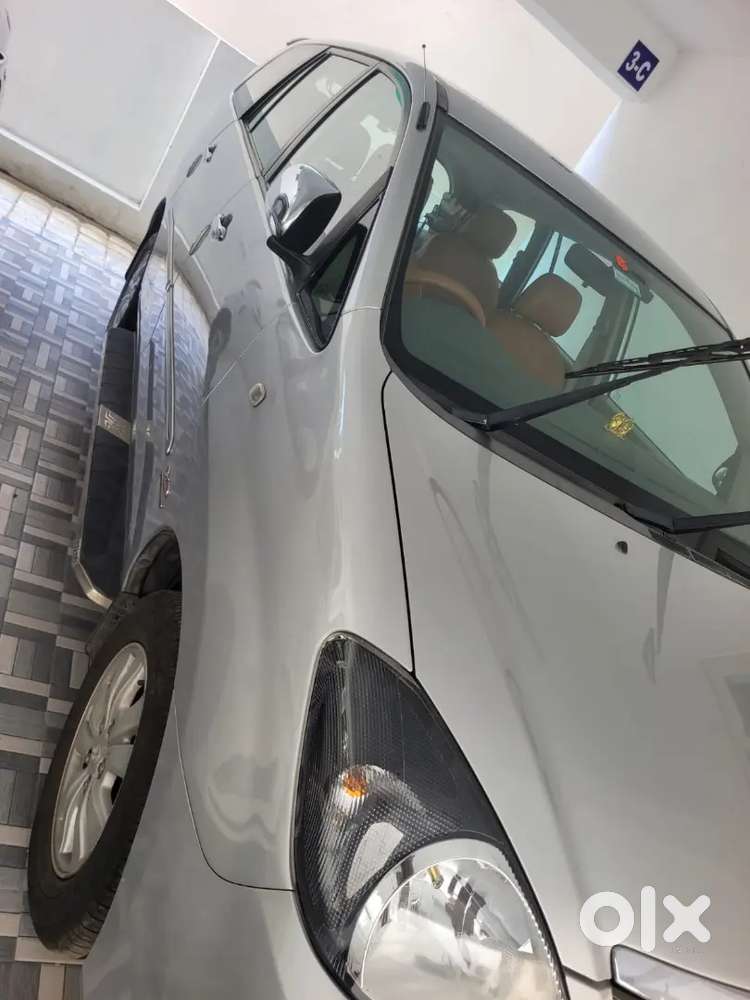 Toyota Innova 2.5 V 2010