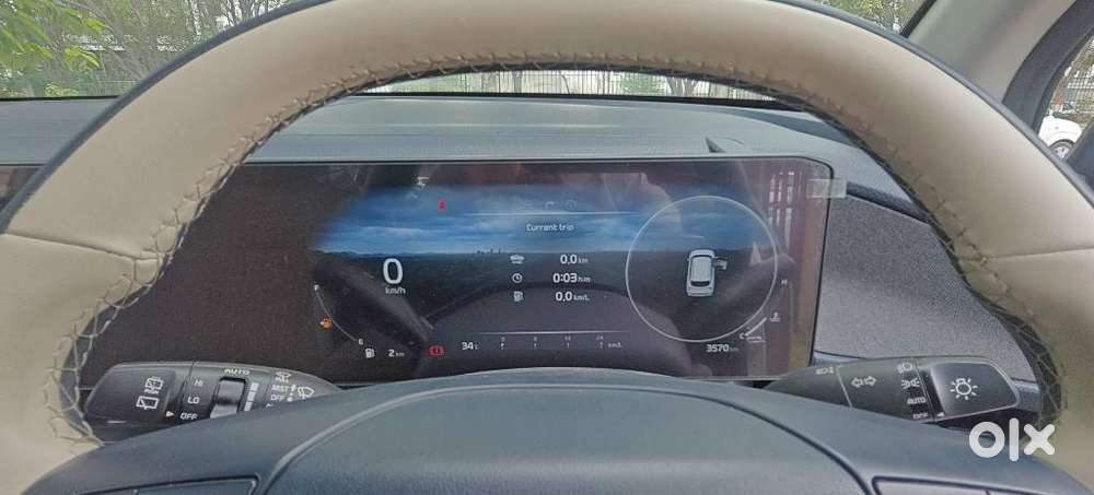 Kia Carens Clavis, 2025, Petrol