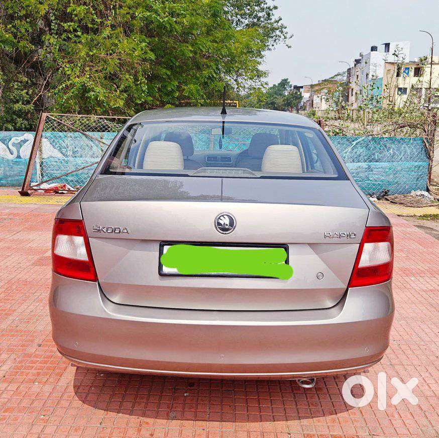 Skoda Rapid Elegance 1.6 Mpfi At, 2015, Petrol