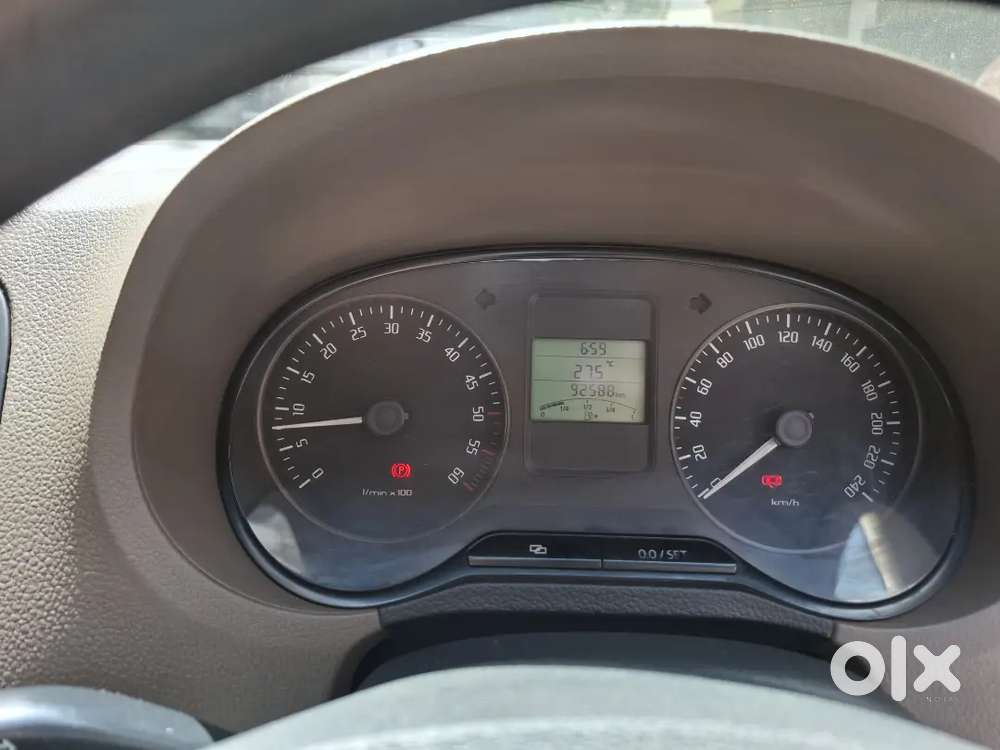Skoda Rapid 1.6 Ambition 2013