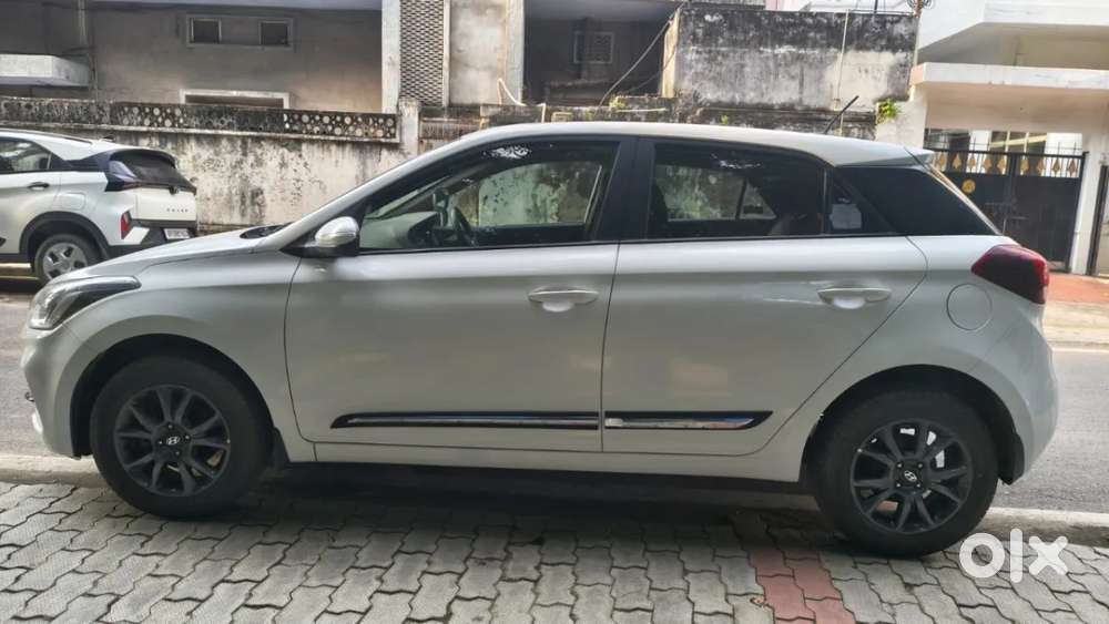 Hyundai I20 Sportz 1.2 Ivt, 2020, Petrol