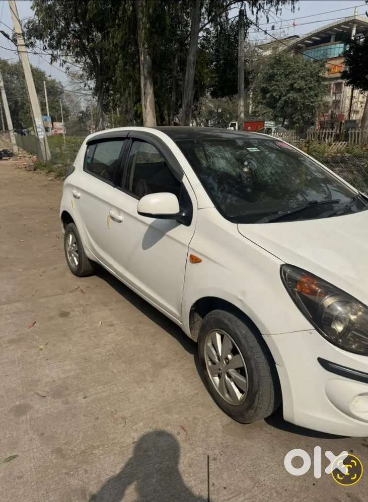 Hyundai Car I20, Model 2011