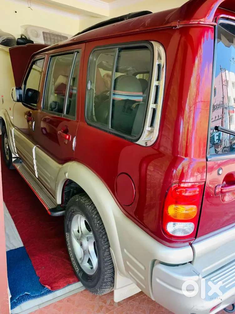 Mahindra Scorpio 2005