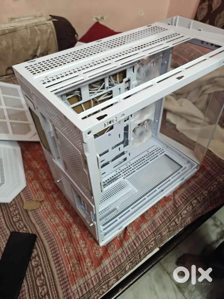 MSI MAG PANO 100R PZ (White)