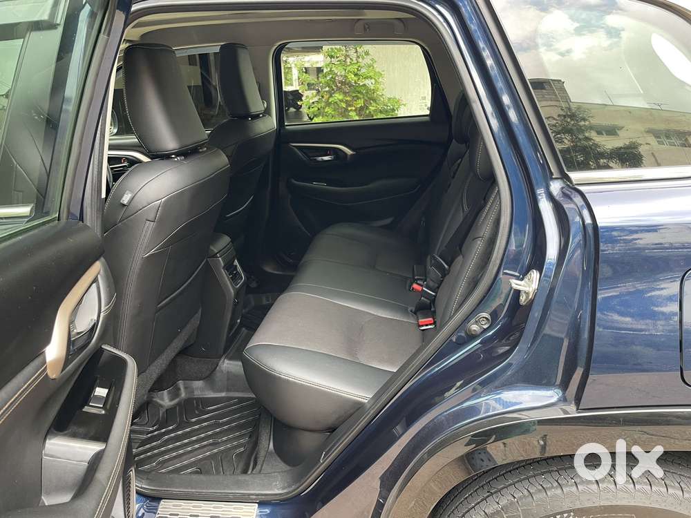 Maruti Suzuki Grand Vitara 1.5 Alpha Plus Intelligent Hybrid Ecvt, 2..