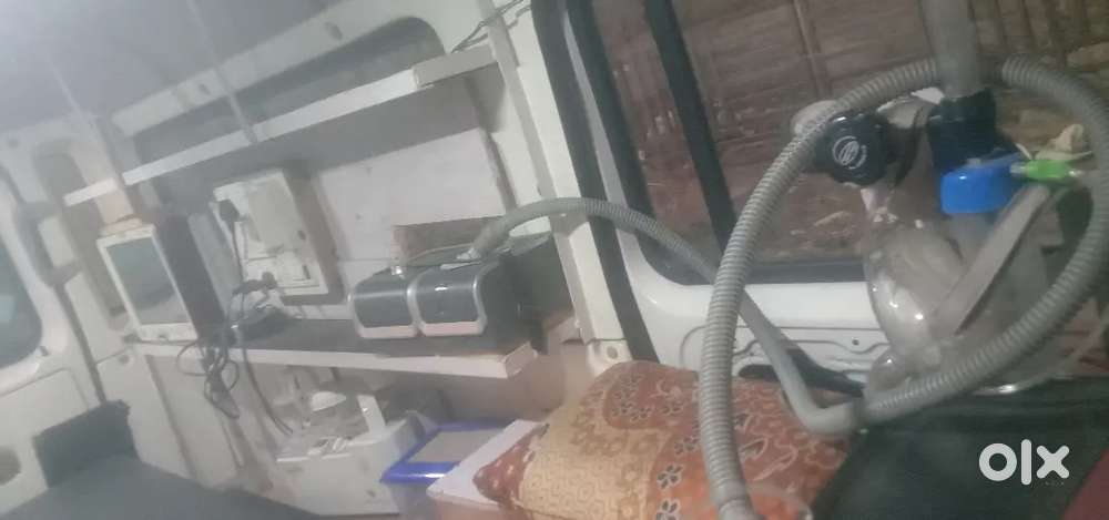 फोर्स क्रूजर एम्बुलेंस A/c मॉडल 2022  पेपर ओके  गुड कंडीशन