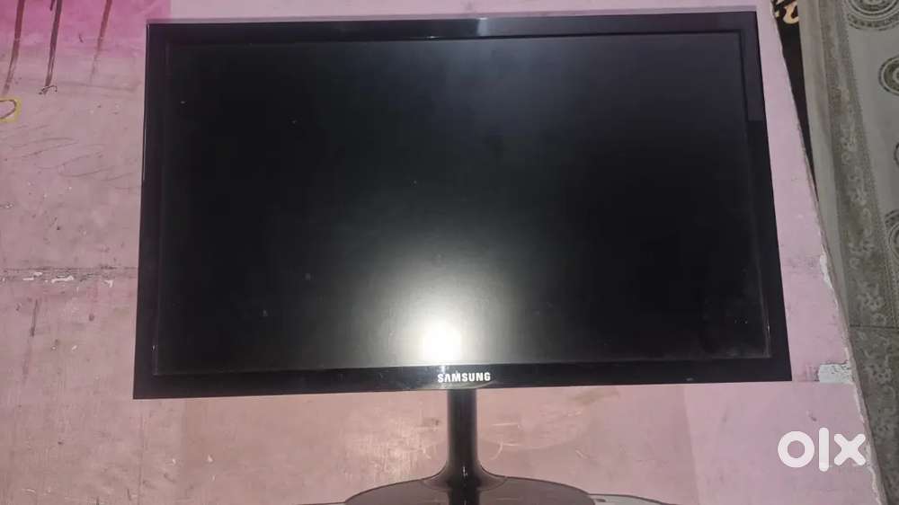 Ad title:
Lenovo ThinkCentre CPU with Samsung Screen (Windows 11)

---