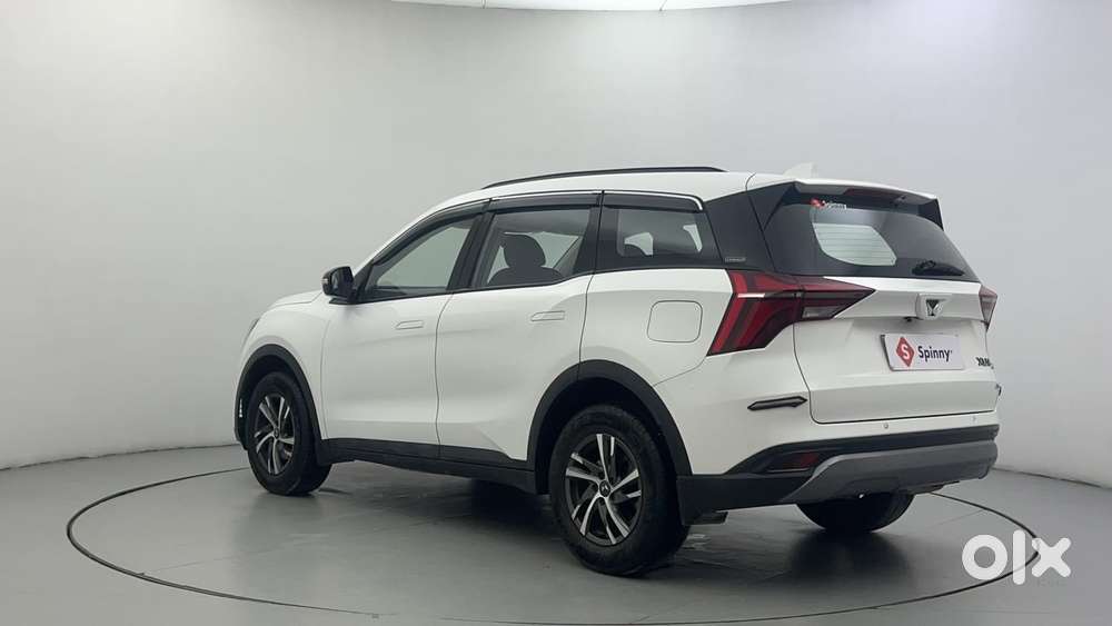 Mahindra Xuv700 2.0 Ax 5 Petrol Mt Str, 2022, Petrol