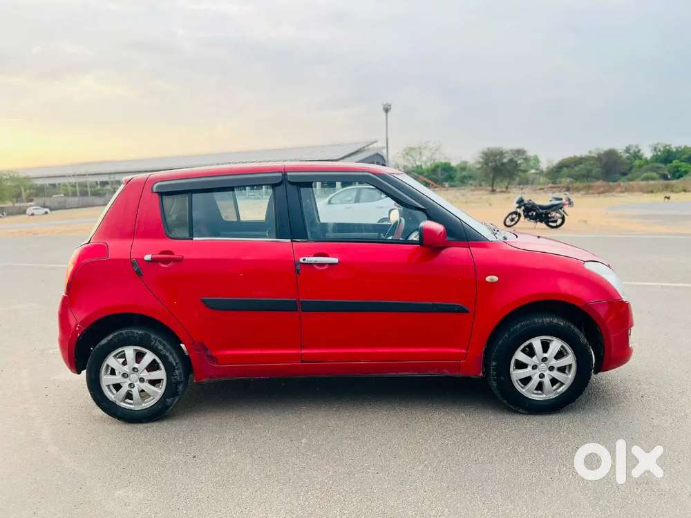 Maruti Suzuki Swift Zxi Petrol Cng