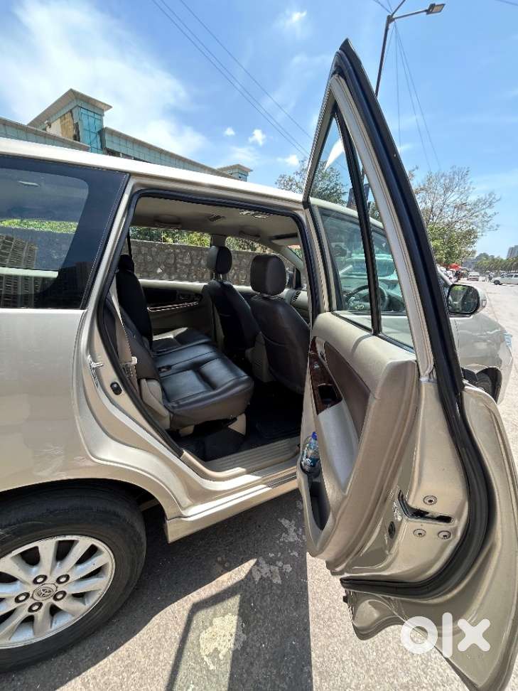 Toyota Innova 2.5 V 8 Str, 2014, Diesel