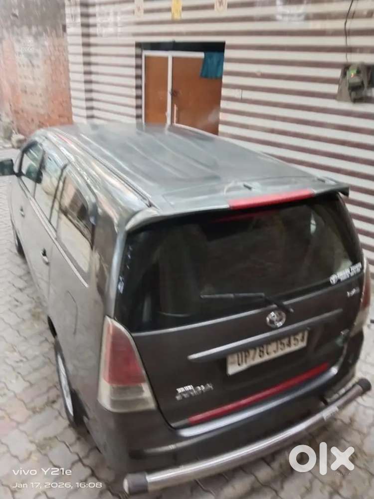 Toyota Innova 2011 Diesel 126000 Km Driven Good Condition New Tyre