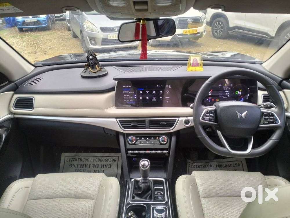 Mahindra Xuv700 2.2 Ax 7 Diesel Mt Luxury Pack Str, 2022, Diesel
