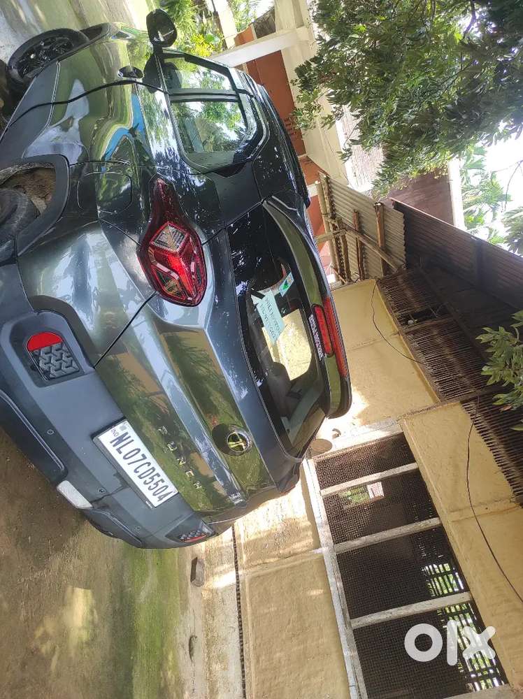 Tata Punch 2025 Petrol 9900 Km Driven
