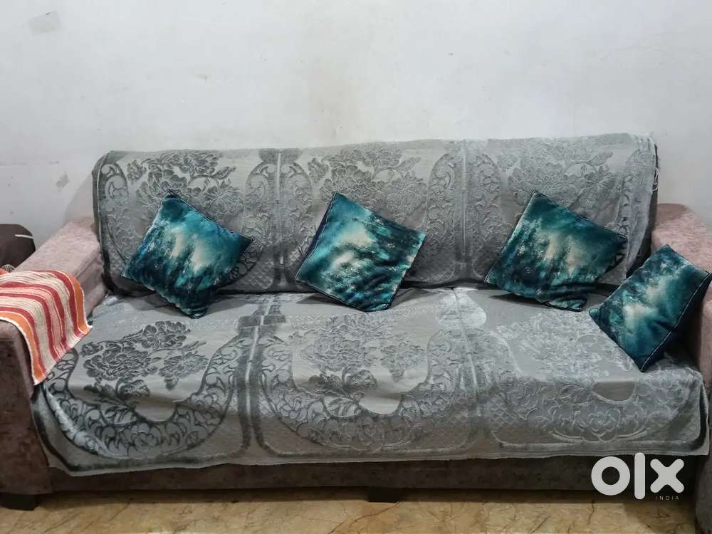 Sofa Set is available
