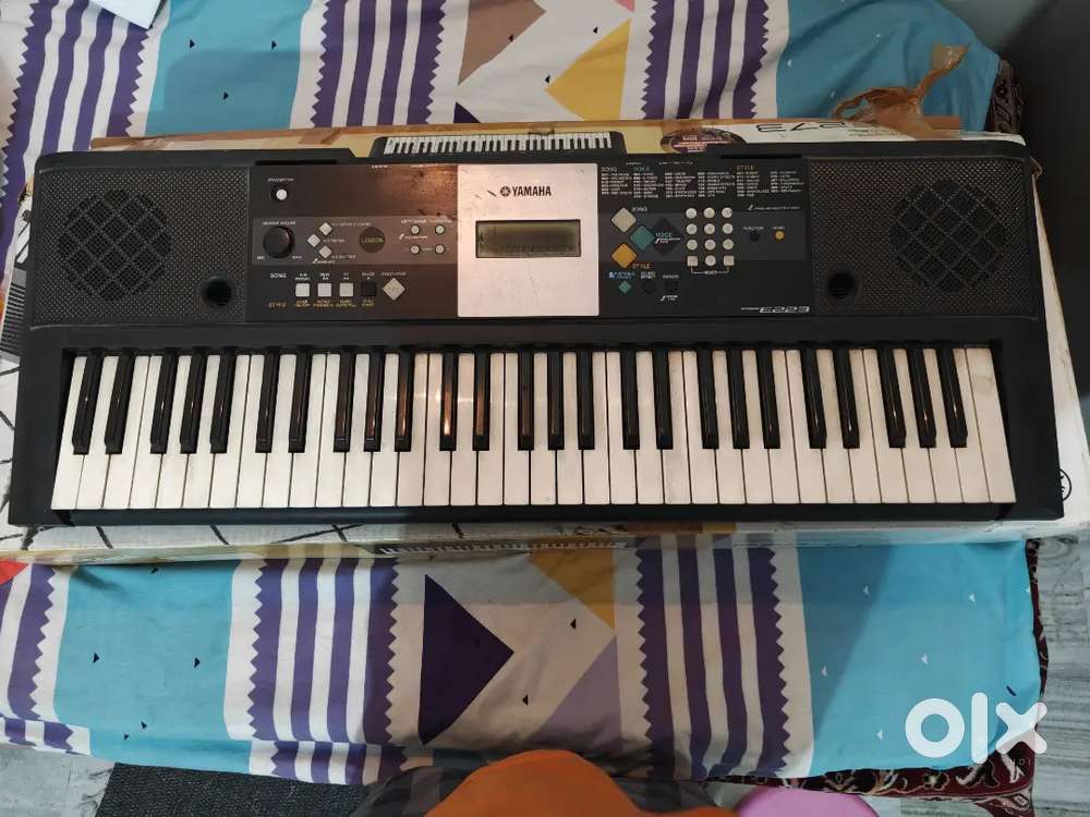 Yamaha Keyboard (Musical Instrument)
