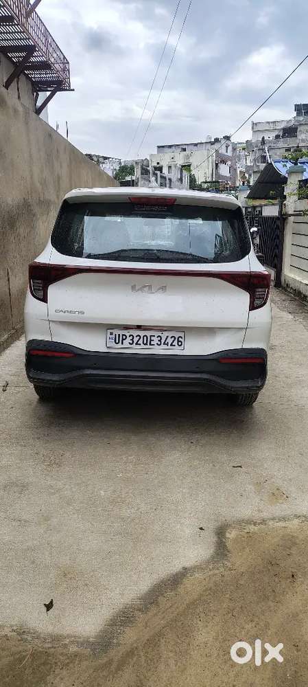 Kia Carens Premium Petrol 2nd Owner