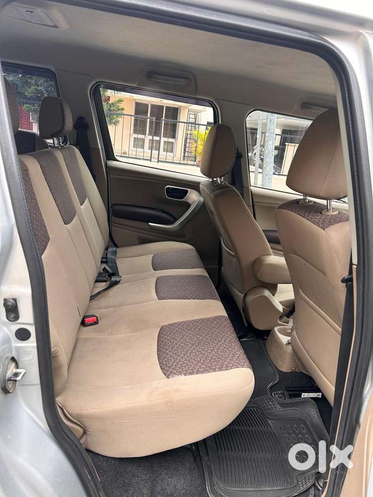 Mahindra Tuv 300 T8, 2018, Diesel