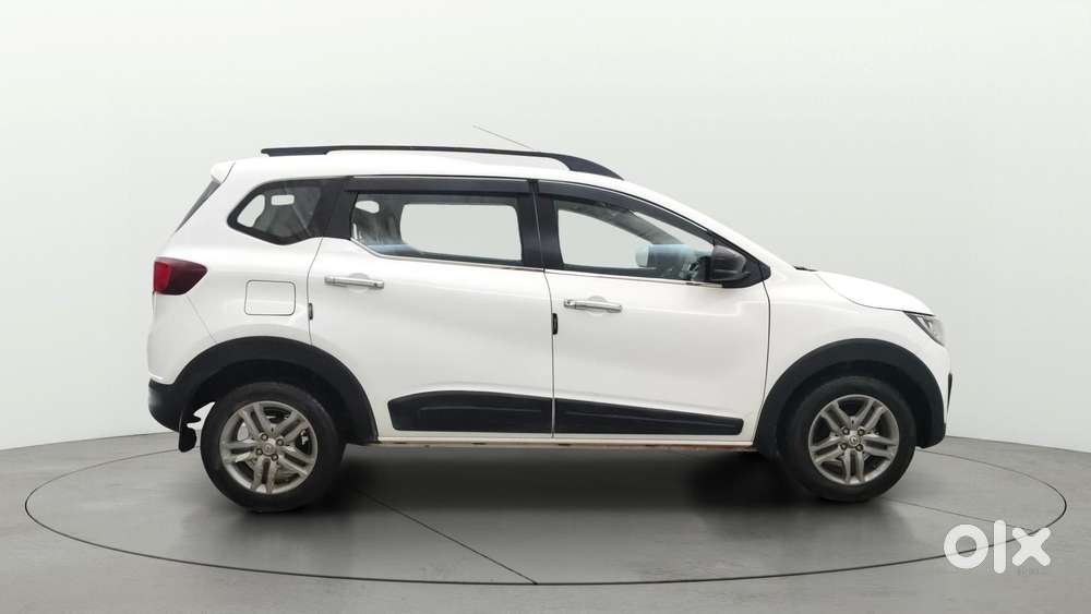 Renault Triber Rxz, 2022, Petrol