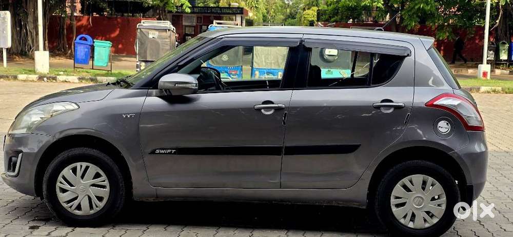 Maruti Suzuki Swift Vxi Optional, 2015, Petrol