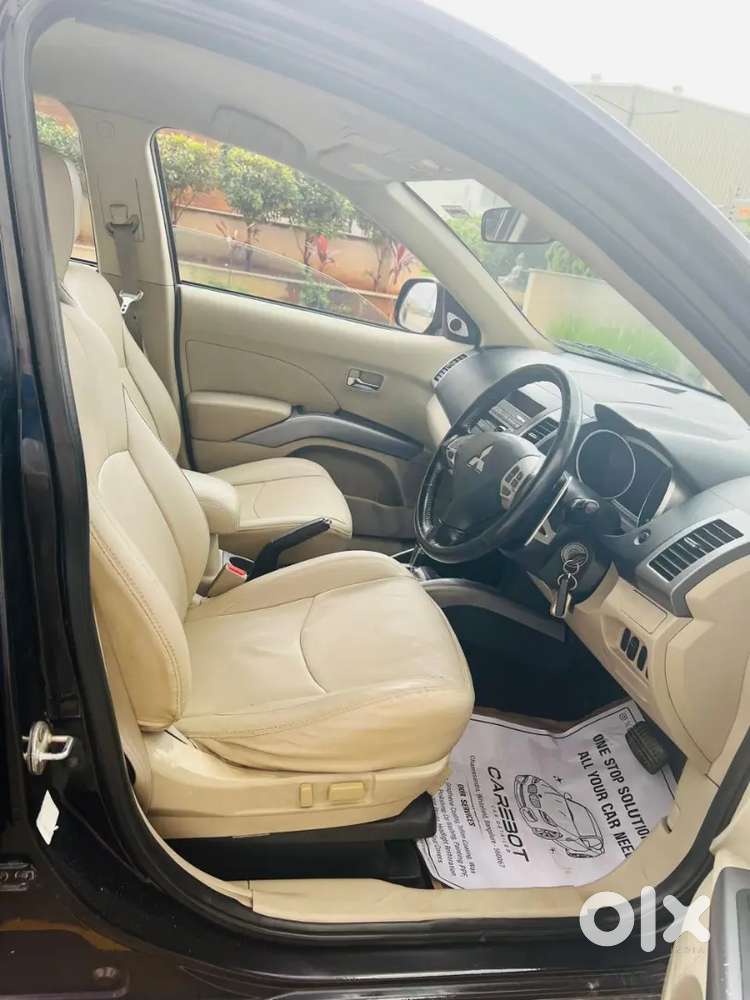 Mitsubishi Outlander Petrol Automatic