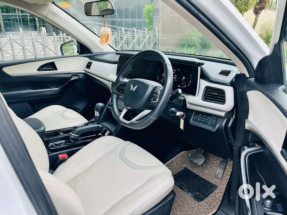 Mahindra Xuv700 2.2 Ax 5 Diesel At 7 Str, 2023, Diesel