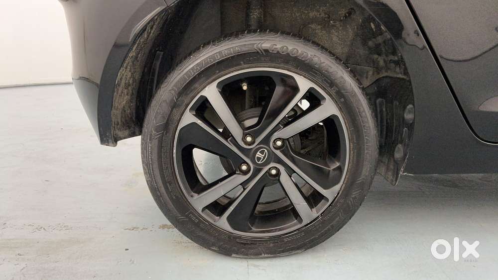 Tata Altroz 1.2 Xz Plus Dark Edition, 2023, Petrol